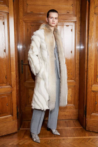 Look 14